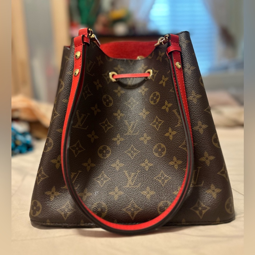 SOLD Louis Vuitton NeoNoe Monogram Bucket Bag